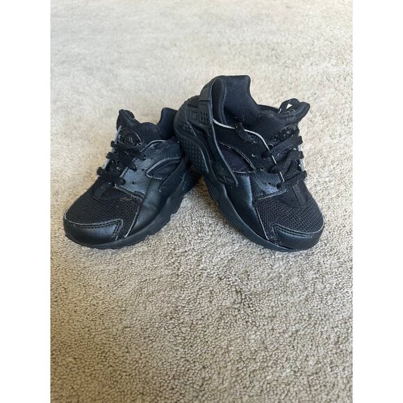 NIKE Air Huarache Run Youth Sneakers 704949-016 Triple Black Lace Up 11c - Picture 1 of 5